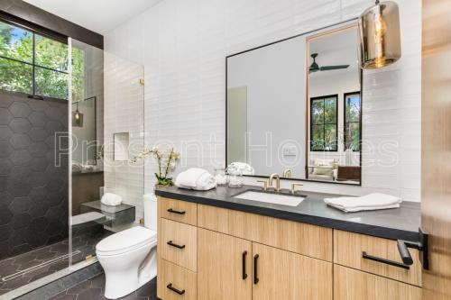 5Bathroom2-4 (1)