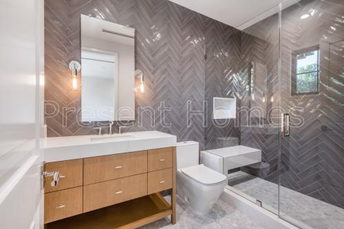 Bathroom2-7 (1)
