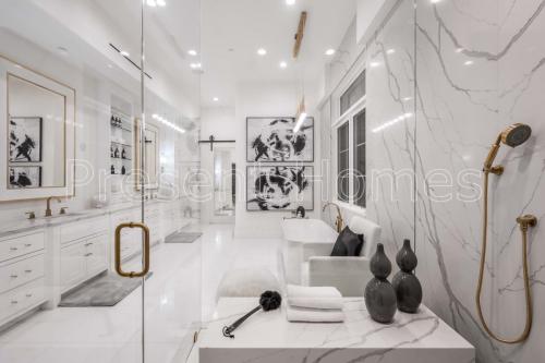 MM-Bathroom-2